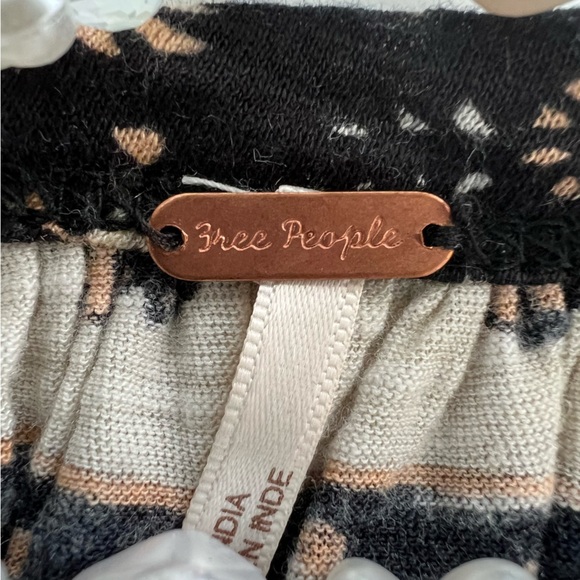 Free People Paisley Print Scoop Back T-Shirt Size Small - Picture 6 of 7